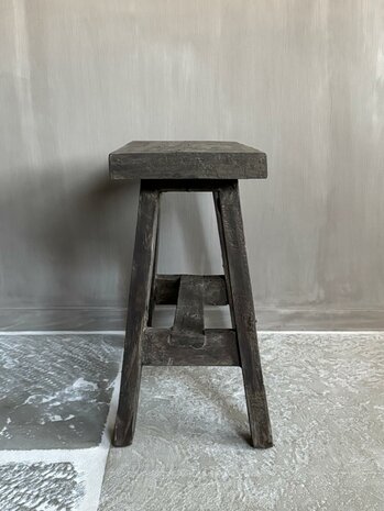 Oud houten kruk Old Barn 45cm A