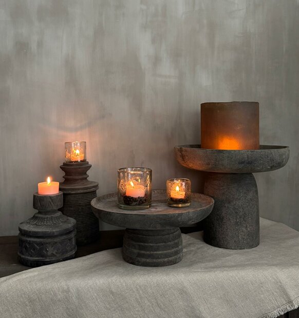 Hoge schaal op voet Candra