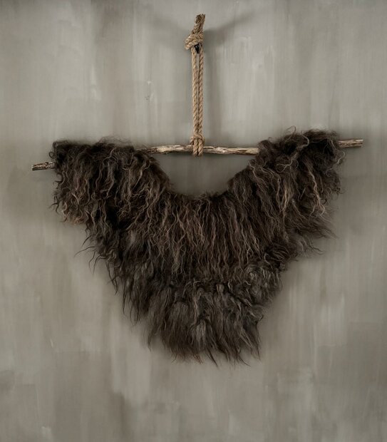 Wandkraag | Schapenvacht aan stok bruin